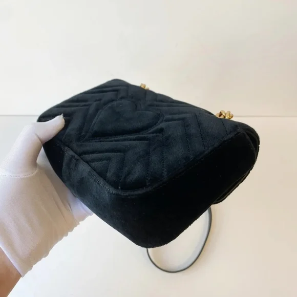Gucci Marmont Velvet Shoulder Bag - Picture 12 of 16
